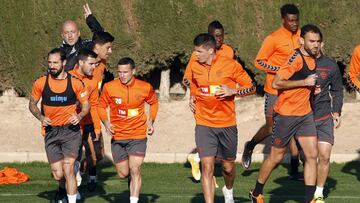 15/03/21 ELCHE  ENTRENAMIENTO 
 CIFU , PIATTI , CARRILLO , GONZALO VERDU 