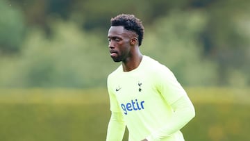 Davinson Sánchez, uno de los fichajes más caros en la historia de Tottenham, que no ha tenido éxito en el club.