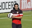Falcao vuelve a entrenarse con el Atleti tras su viaje a Mónaco