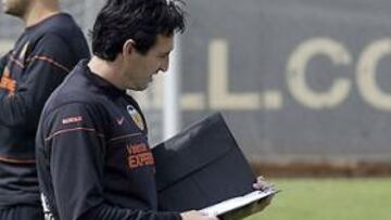 El entrenador del Valencia, Unai Emery, admitió hoy en rueda de prensa que el equipo valencianista tiene "un fuerte pique deportivo, pero sano" con su próximo rival, el Sevilla, que visitará el campo de Mestalla el próximo domingo (19.00 horas/LaSexta).