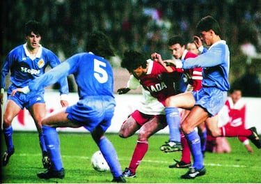 El Valladolid, 55 años después de su fundación, conquistaba su primer y único título de su historia, la Copa de la Liga tras derrotar 3-0 al Atlético de Madrid en la final. Un trofeo que se tradujo en la primera participación del club vallisoletano en competiciones europeas. El debut en la Copa de la UEFA se consumó con una victoria por 1-0 ante el Rijeka de la antigua Yugoslavia en el José Zorrilla, aunque la vuelta el conjunto croata catapultó con un abultado 4-1 el triunfo en el partido de ida de los blanquivioletas. Un lustro más tarde el conjunto pucelano participó en la Recopa de Europa tras ser subcampeón de la Copa del Rey en 1989. Los hombres de Redondo superaron al Hamrum Spartans maltés y al Djugardeens sueco, pero en cuartos de final el Mónaco, campeón francés, se llevó la eliminatoria en penaltis. El sexto puesto en Liga en la temporada 1996-1997, el mejor registro de los vallisoletanos en Primera División certificó su tercera participación en la copa de la UEFA. Juan Carlos y Eduardo Manga pusieron los goles en la ida de primera ronda ante el Skonto Riga, suficiente para neutralizar la victoria por la mínima del conjunto letón en la vuelta. Sin embargo, el Spartak de Moscú dejó fuera a los de Pucela tras vencer en ambos partidos. 
