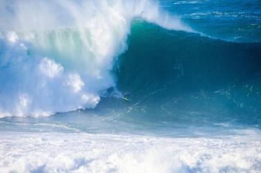 Reparten 350.000 dólares para las 7 olas más grandes del año