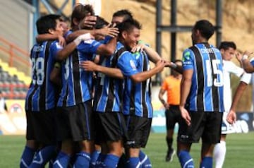 Huachipato está quinto en la tabla con 18 unidades, ya más lejos del líder, pero todavía con posibilidades de entrar en la lucha de un reñido Torneo de Clausura. Más aún, si consideramos que tiene un partido pendiente.