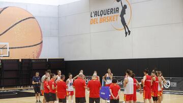 22/08/18
SELECCION ESPAÃOLA BALONCESTO FEMENINO
CONCENTRACION EN VALENCIA
ENTRENAMIENTO EN ALQUERIA DEL BASKET
SELECCIONADOR LUCAS MONDELO
GRUPO
PUBLICADA 23/08/18 NA MA28 4COL