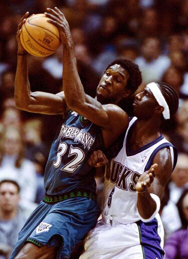 Arenas, Houston, Reeves, Noah.... the 10 worst ever NBA contracts