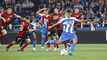 Líder absoluto de un Deportivo que tuvo que ponerse el mono de trabajo para remontar, ante el Mirandés, en el partido que cerró la jornada en Segunda. Gol, de penalti, una de sus especialidades y asistencia, en el tanto de Nsongo.