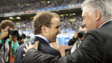 El entrenador de la Real Sociedad, Jagoba Arrasate, saluda a Carlo Ancelotti.