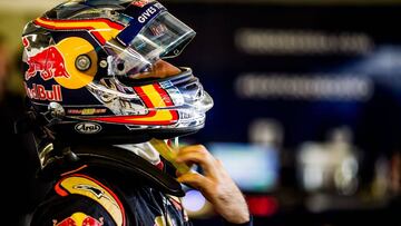 Carlos Sainz con el mono de Toro Rosso.