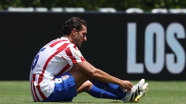 Atletico Madrid's Spanish midfielder #06 Koke reacts at the end of the FIFA Club World Cup 2025 Group B football match between Spain's Atletico de Madrid and Brazil's Botafogo at the Rose Bowl stadium in Los Angeles on June 23, 2025. (Photo by Patrick T. Fallon / AFP)