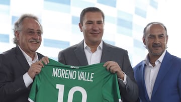 Foto durante la conferencia para presentar el juego de preparacion entre la Seleccion Nacional Sub 23 y la Seleccion de Argentina, en el estadio Cuauhtemoc, en la foto: (i-d), Roberto Ruiz Esparza, titular del INPODE, Decio de Maria y Rafael Moreno Valle Rosas, gobernador de Puebla, y el DT Raul Gutoerrez
22/07/2016/MEXSPORT