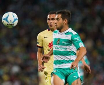 Hoy en día milita con el Campeón Santos.