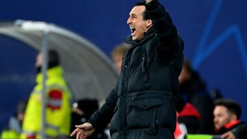 Soccer Football - Champions League - RB Leipzig v Aston Villa - Red Bull Arena, Leipzig, Germany - December 10, 2024 Aston Villa manager Unai Emery reacts REUTERS/Annegret Hilse