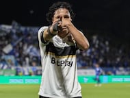 Kevin Parra celebra un gol con Internacional de Bogotá.