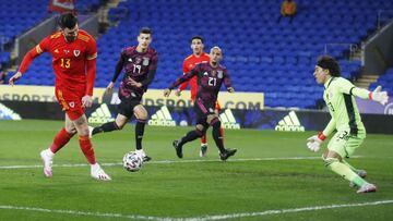 La Selección cayó 1-0 frente a Gales, que jugó con un once inicial plagado de suplentes. Kieffer Moore hizo el único gol del partido. México tiro cuatro veces entre los tres palos.