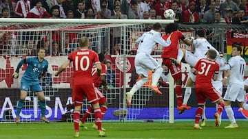 Sergio Ramos marca el primer gol de la victoria (0-4) del Real Madrid ante el Bayern Múnich en el partido de vuelta de semifinales de la Champions disputado el 29 de abril de 2014.