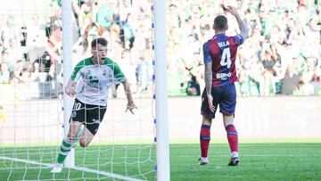 Gol de Iñigo Vicente, del Racing, al Levante.
