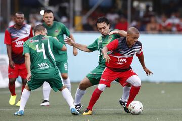 Francisco Maturana volvió a disfrutar del BabyFútbol, festival infantil en el que hizo historia hace 37 años como primer DT campeón. Partido homenaje con varios exfutbolistas en Medellín.