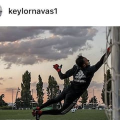 Keylor responde a Courtois a través de Instagram
