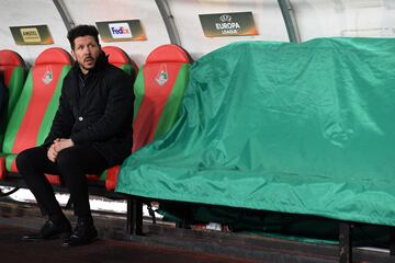 Simeone en el banquillo.