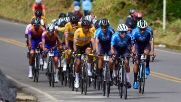 Ciclistas en la Vuelta a Colombia 2022