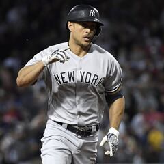 Giancarlo Stanton se enciende para acercar a Yankees a Playoffs