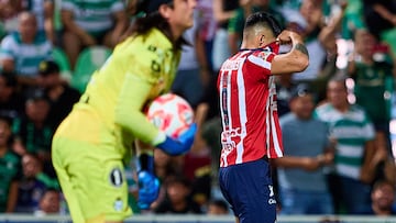 during the 4th round match between Santos and Guadalajara as part of the Liga BBVA MX, Torneo Apertura 2025 at TSM Corona Stadium, on August 10, 2025 in Torreon, Coahuila, Mexico.