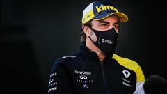 Alonso durante el GP de Emilia Romagna con Renault.