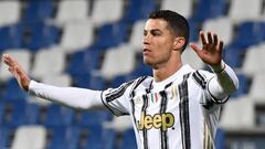 Cristiano Ronaldo scores his 100th goal for Juventus