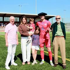 El Santutxu homenajea al exleón Urko Vera