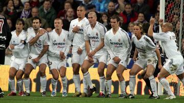 Florentino puso los 60 millones de la cláusula de Figo e inauguró así la llamada época de los galácticos, en la que fueron llegando Zidane, Ronaldo, Beckham, Owen...