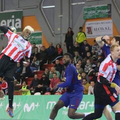 El Barça suma otra victoria en la pista del Puerto de Sagunto