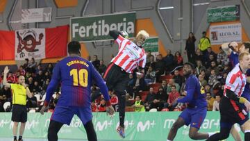 El Barça suma otra victoria en la pista del Puerto de Sagunto