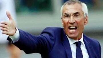 Dimite el técnico del Lazio, pero viaja a Madrid