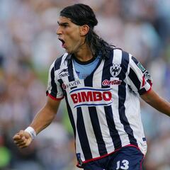 Qué fue del 'Loco' Abreu, el mítico delantero uruguayo que jugó en Tigres y Monterrey