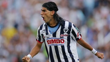 Qué fue del ‘Loco’ Abreu, el mítico delantero uruguayo que jugó en Tigres y Monterrey