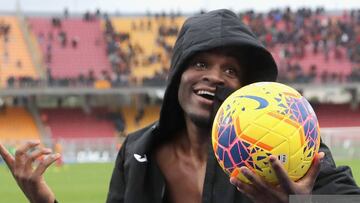 LECCE, ITALY - MARCH 01:  Duvan Zapata of Atalanta celebrates after the Serie A match between US Lecce and  Atalanta BC at Stadio Via del Mare on March 1, 2020 in Lecce, Italy.  (Photo by Maurizio Lagana/Getty Images)
