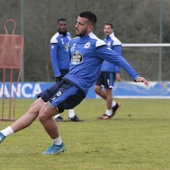 Adri Castro renueva por dos temporadas con el Deportivo