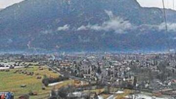 <b>SALTOS DE ESQUÍ SIN NIEVE. </b>En el horizonte de Garmisch-Partenkirchen no se divisaba ayer nieve ni siquiera en el pico Zugspite, el más alto de toda Alemania.