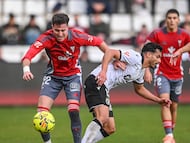 Partido de Liga Hypermotion entre el Burgos CF y el Albacete BP celebrado en el estadio de ‘El Plantío’, Burgos.
Miguel del Burgos y Morci del Albacete
08/12/2025 - RICARDO ORDÓÑEZ