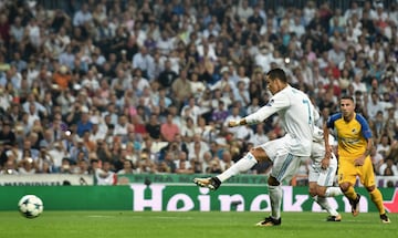 2-0. Cristiano Ronaldo anotó el segundo gol de penalti.