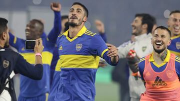 Boca Juniors' players celebrate after defeating River Plate at the end of their Argentine Professional Football League Tournament 2022 match at La Bombonera stadium in Buenos Aires, on September 11, 2022. (Photo by ALEJANDRO PAGNI / AFP)