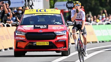 16 July 2021, France, Libourne: Slovenian cyclist Matej Mohoric of Bahrain Victorious celebrates winning the nineteenth stage of the 108th edition of the Tour de France cycling race, 207 km from Mourenx to Libourne. Photo: Pete Goding/BELGA/dpa
 16/07/202