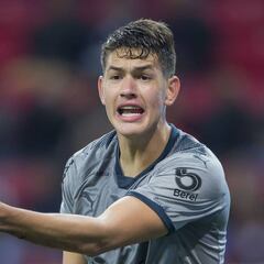 César Montes podrían dejar Monterrey para ir a Chivas