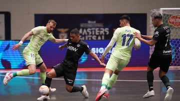 Acción durante el encuentro de pretemporada entre el Sporting Portugal - F.C Barcelona de la International Masters Futs.al