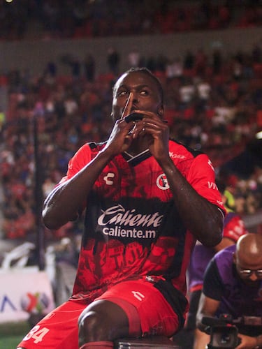 Ni en Chivas, ni en Boca, ni en Necaxa. ¡Gago no da resultados!