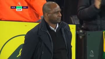 La cara de Vieira lo dice todo: su estrella va a tirar el penalti que le da la victoria y hace esto
