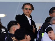 Futbol, Everton vs Colo Colo.
Fecha 19, Liga de Primera 2025.
El presidente de Blanco y Negro, Anibal Mosa, durante el partido de primera division entre Everton y Colo Colo realizado en el estadio Sausalito de Vina del Mar, Chile.
10/08/2025
Sebastian Cisternas/Photosport
Football, Everton vs Colo Colo.
19th turn, 2025 First division League.
Blanco y Negro president, Anibal Mosa, during a first division match between Everton and Colo Colo at the Sausalito stadium in Vina del Mar, Chile.
10/08/2025
Sebastian Cisternas/Photosport