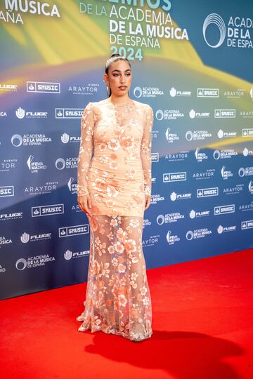 María José Llergo posa en el photocall de los Premios de la Academia de la Música.