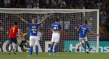 3-1. Lorenzo Pellegrini marcó el tercer gol de penalti.