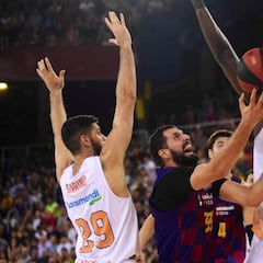 Davies lidera al Barça a la victoria en la prórroga